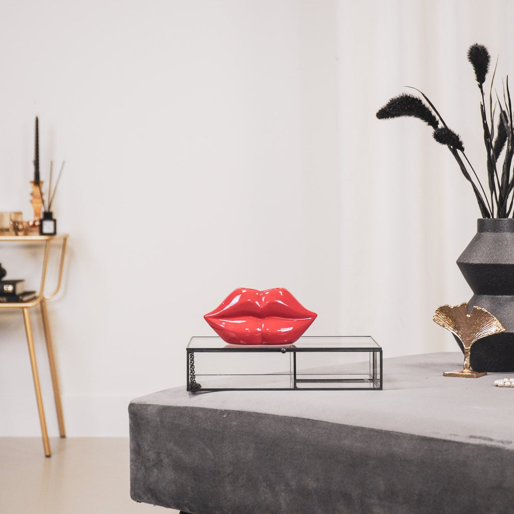 Vase Red Lips