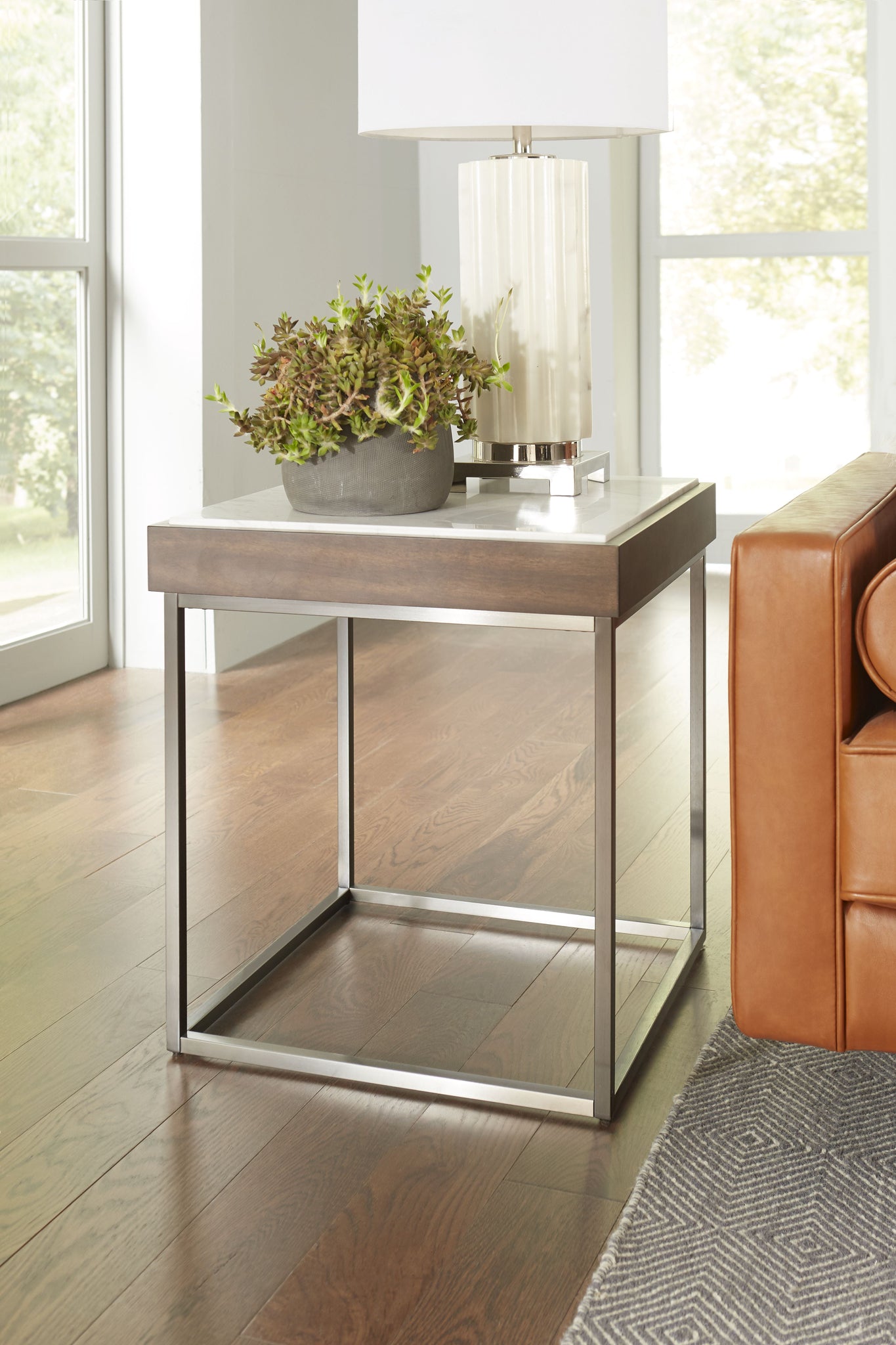 Table d'appoint Ennis en sable brun