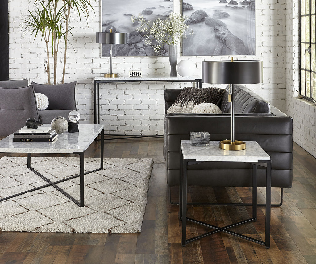 Table basse Saxon en marbre de Carrare avec finition noire mate
