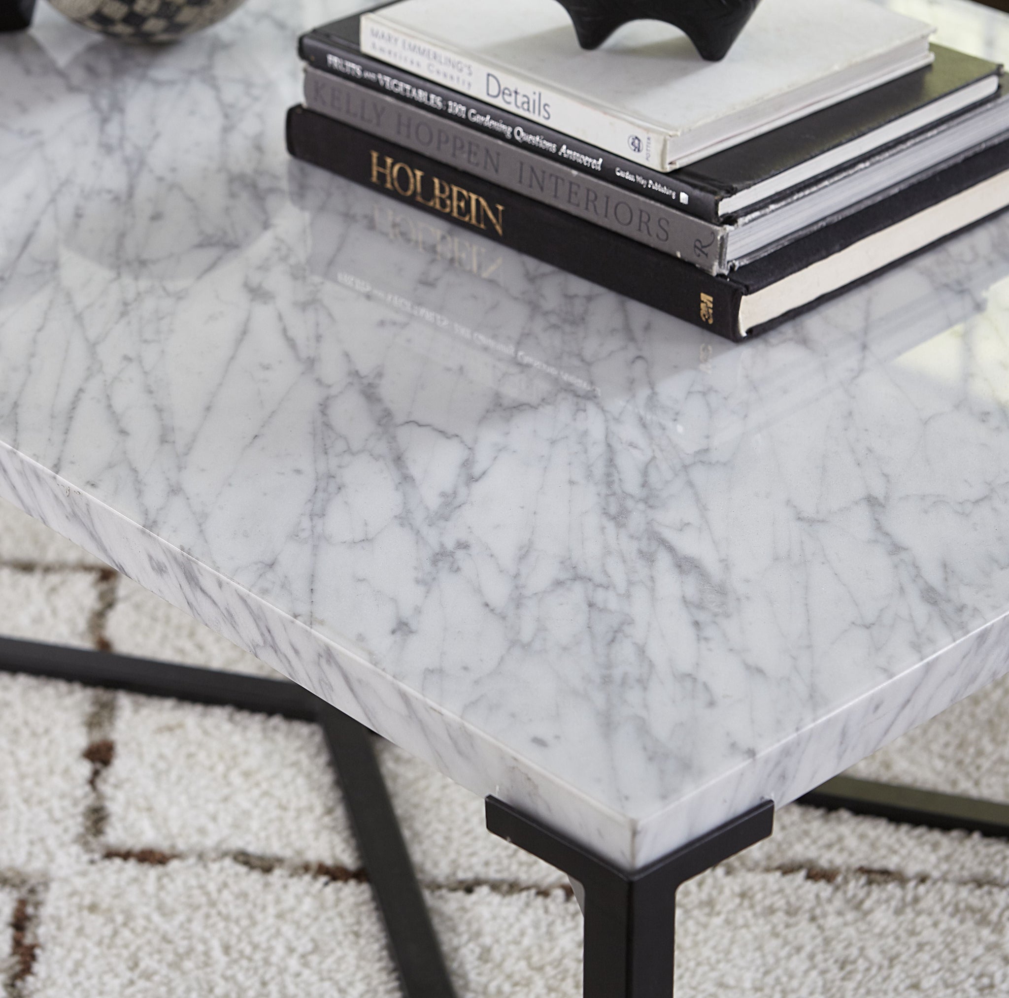Console Saxon en marbre de Carrare et finition noir mat