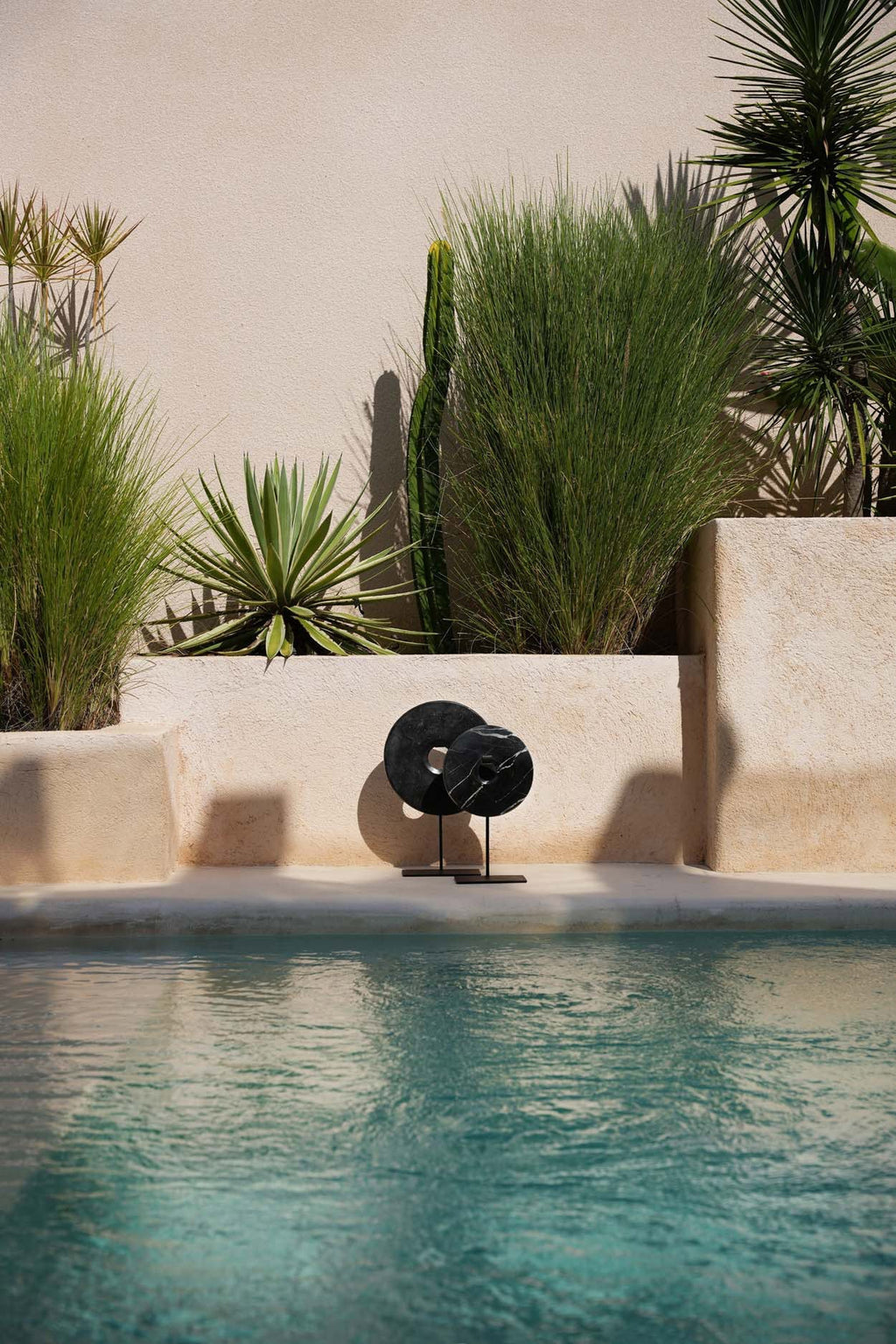 Disque en marbre sur socle - Noir - M