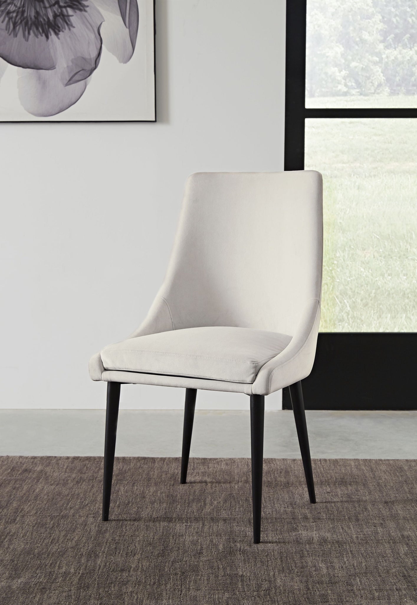 Chaise de salle à manger Winston rembourrée, pieds en métal, gris cendré et noir