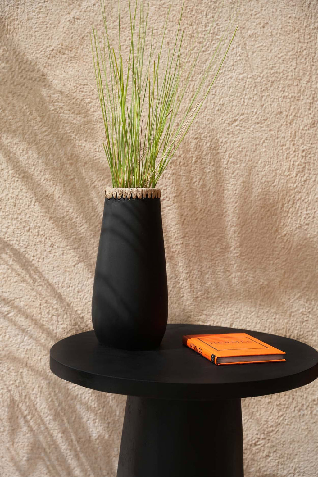 Le vase furtif - noir naturel - L