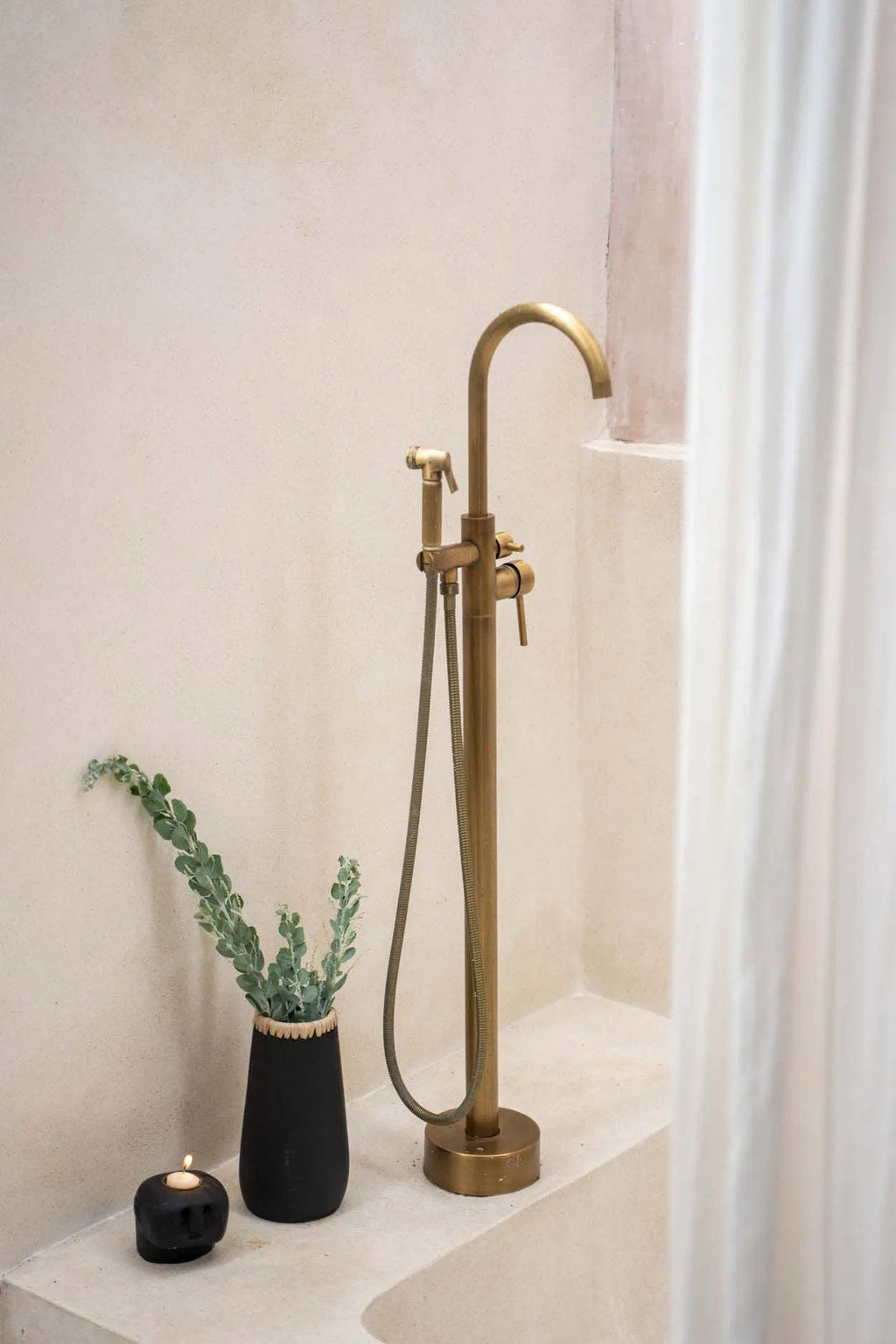 Le vase furtif - Noir naturel - M