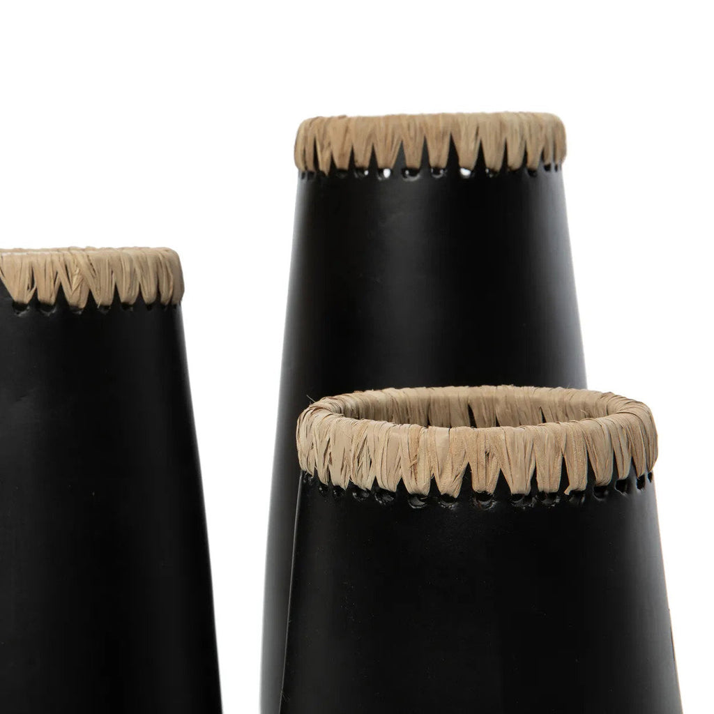 Le vase furtif - Noir naturel - M