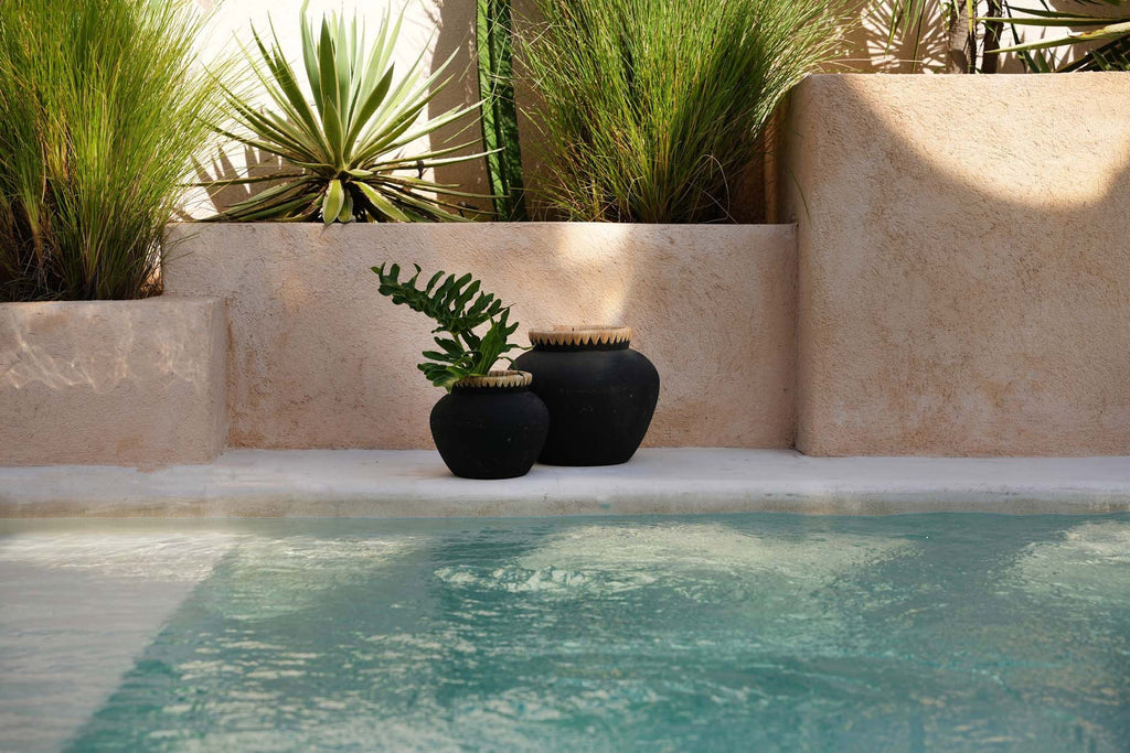 Le vase Styly - Noir naturel - S