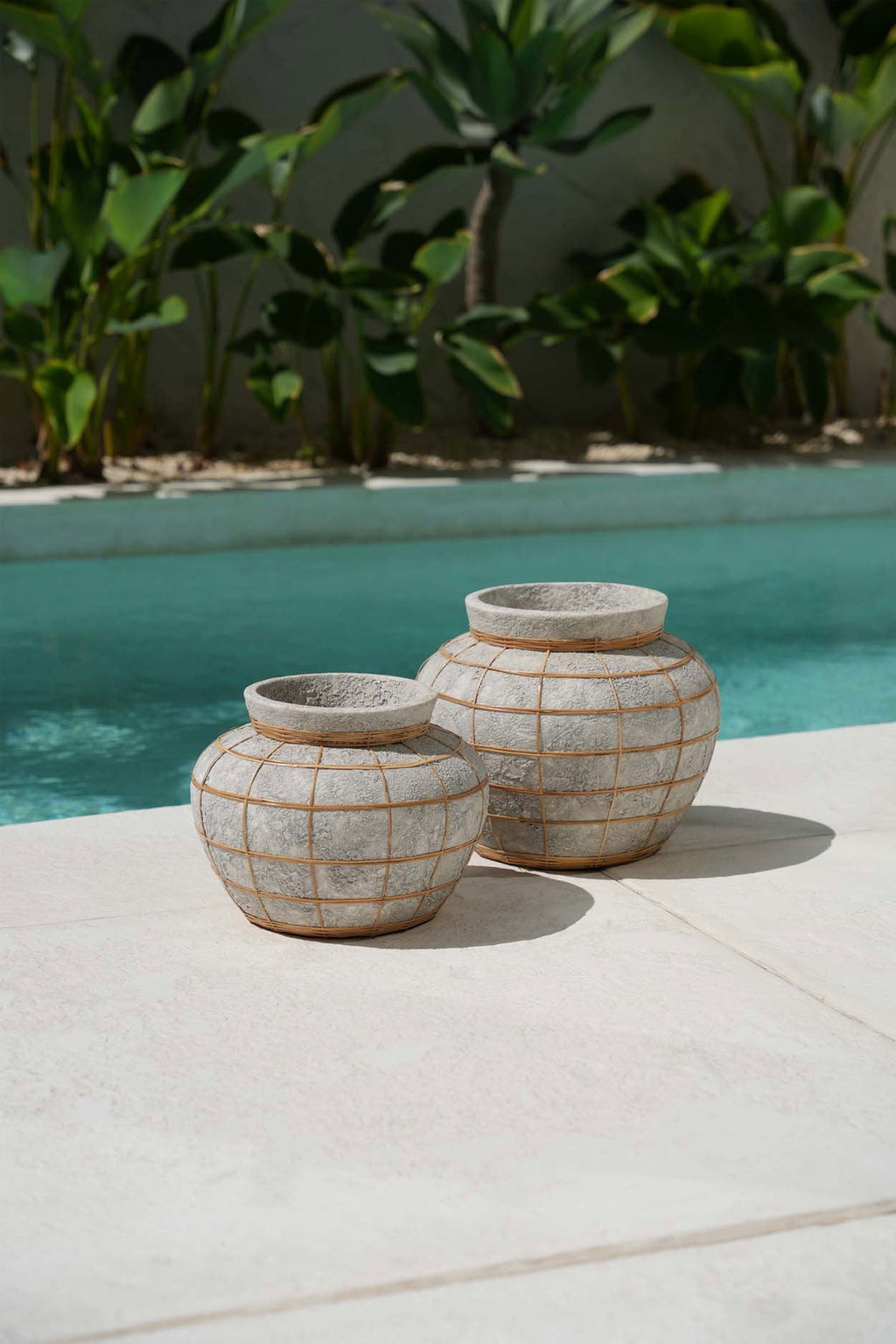 Le vase Belly en Béton naturel L