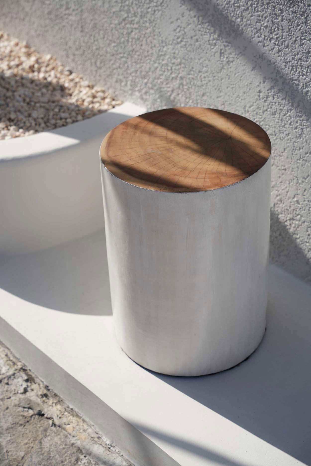 Le tabouret Tribe - blanc naturel