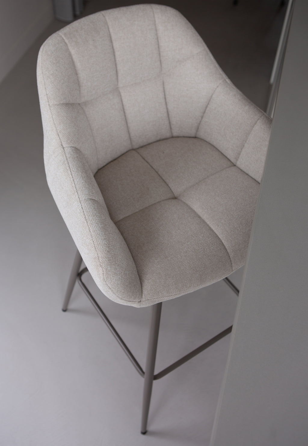 Chaise de bar haute blanc cassé avec accoudoirs (lot de 2)